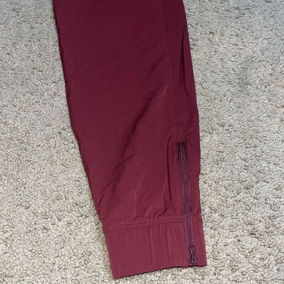 Alder Apparel Be Free Jogger Merlot Medium - Picture 7 of 12
